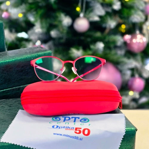 Optocenter | Optika Minus 50 - Otroci prihajajo po darila
